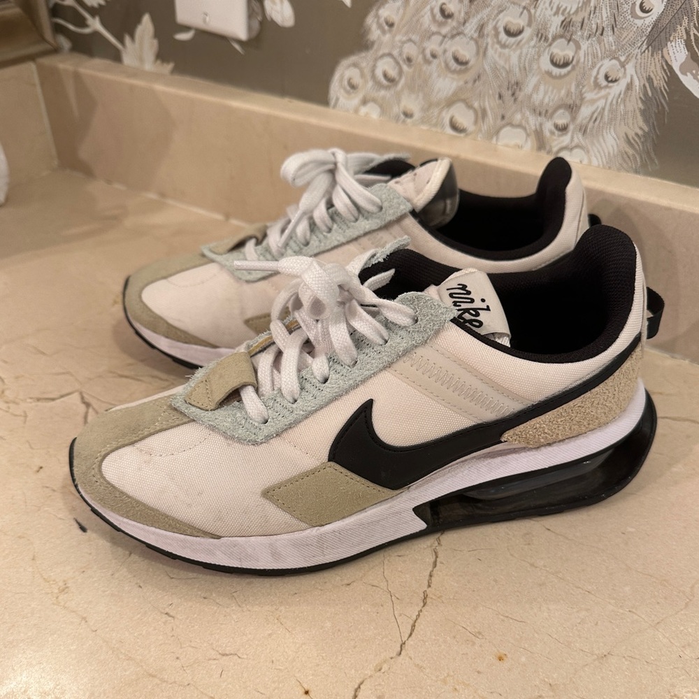 Nike Air Max Pre-Day